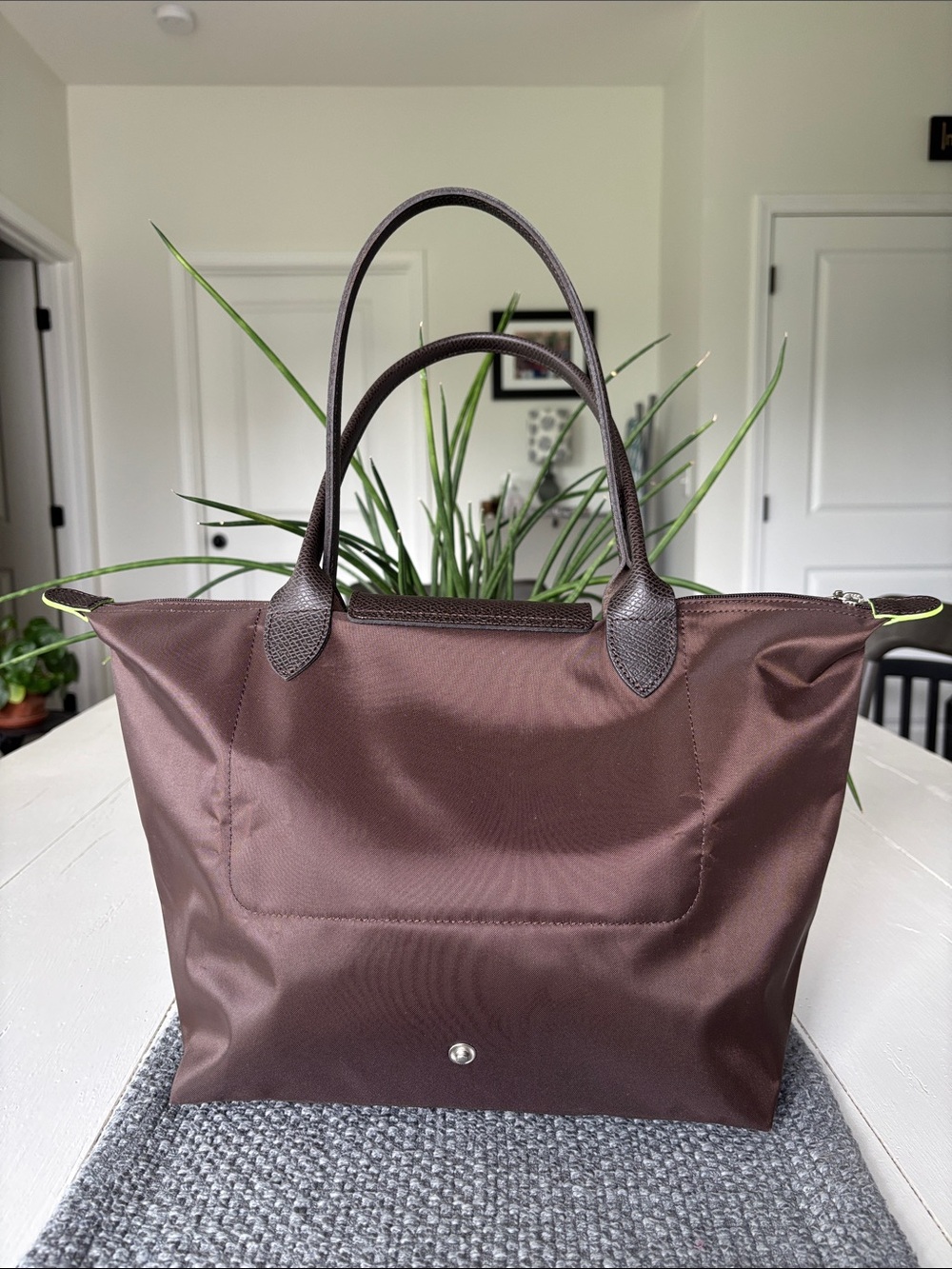 Longchamp Le Pliage Medium Tote in Mocha? - Picture 2 of 15